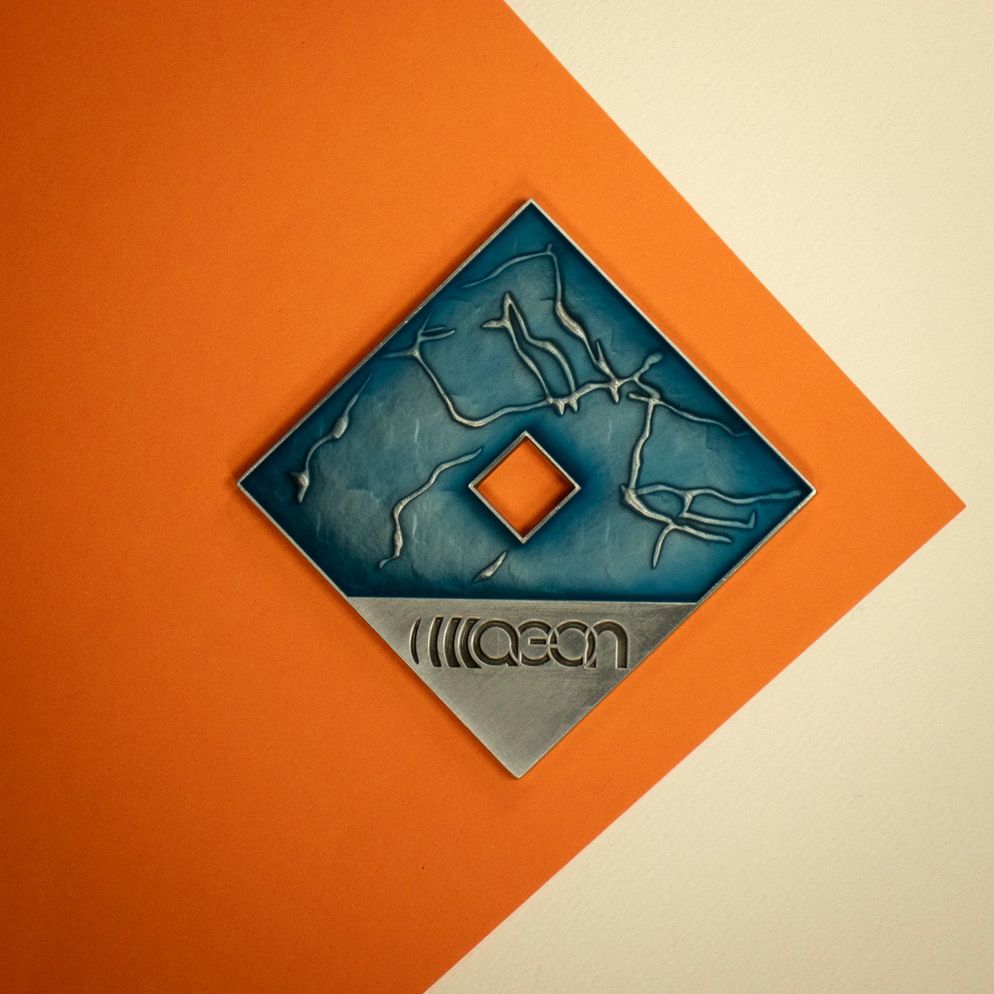 Deathloop Limited Edition Personal Trinket Medallion and Art Card