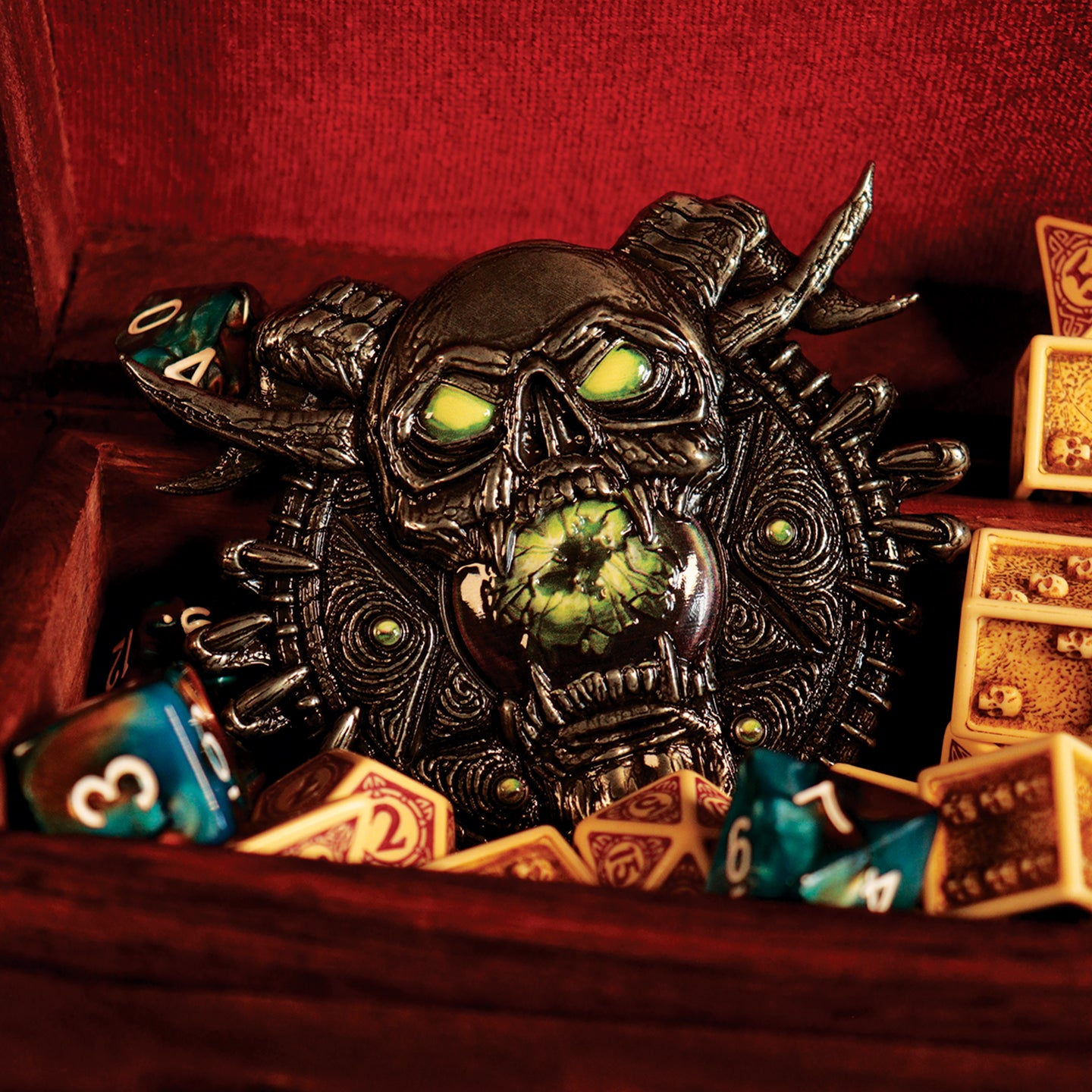 Dungeons & Dragons Limited Edition Talisman of Ultimate Evil Medallion and Art Card