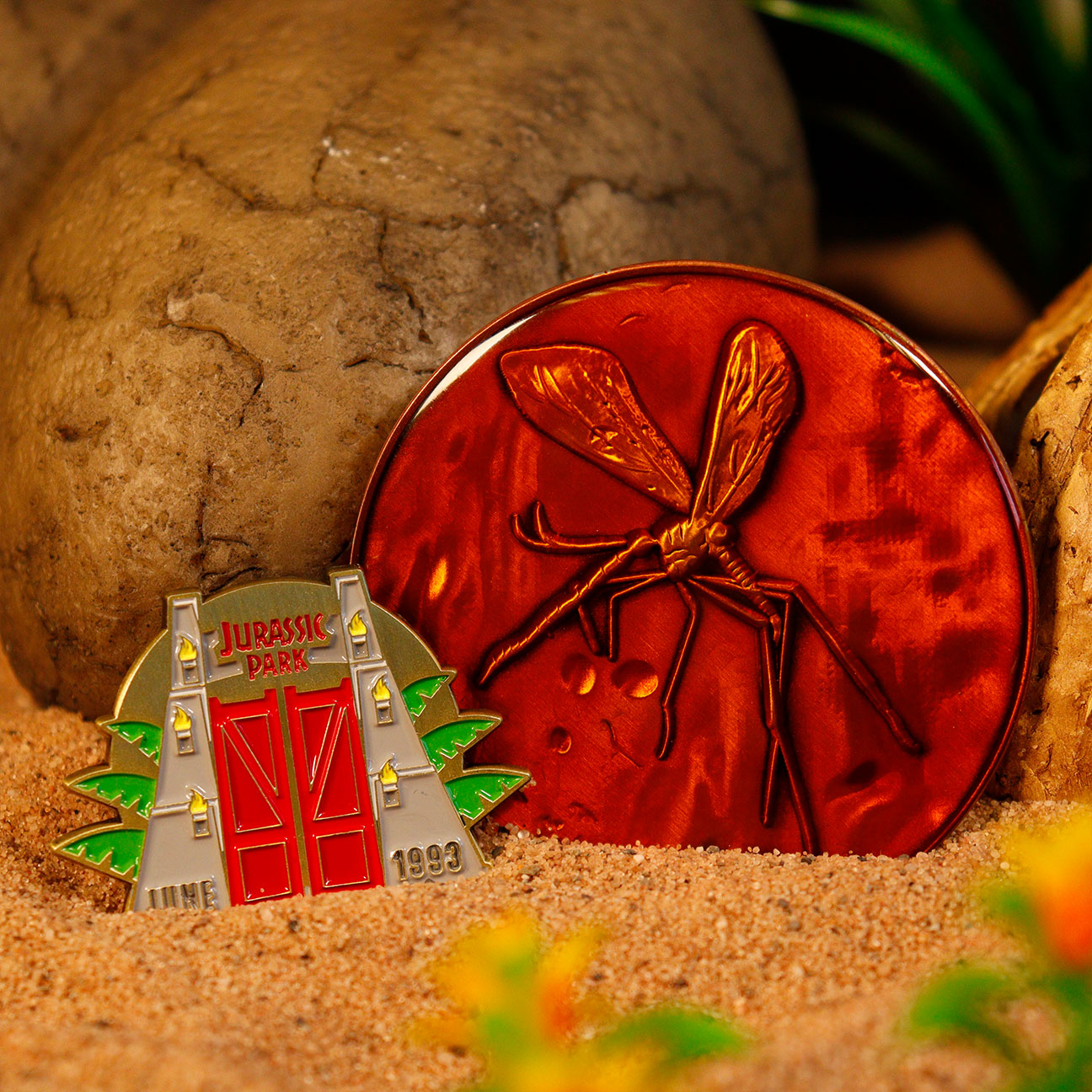 Jurassic Park Medallion and Pin Collector's Set