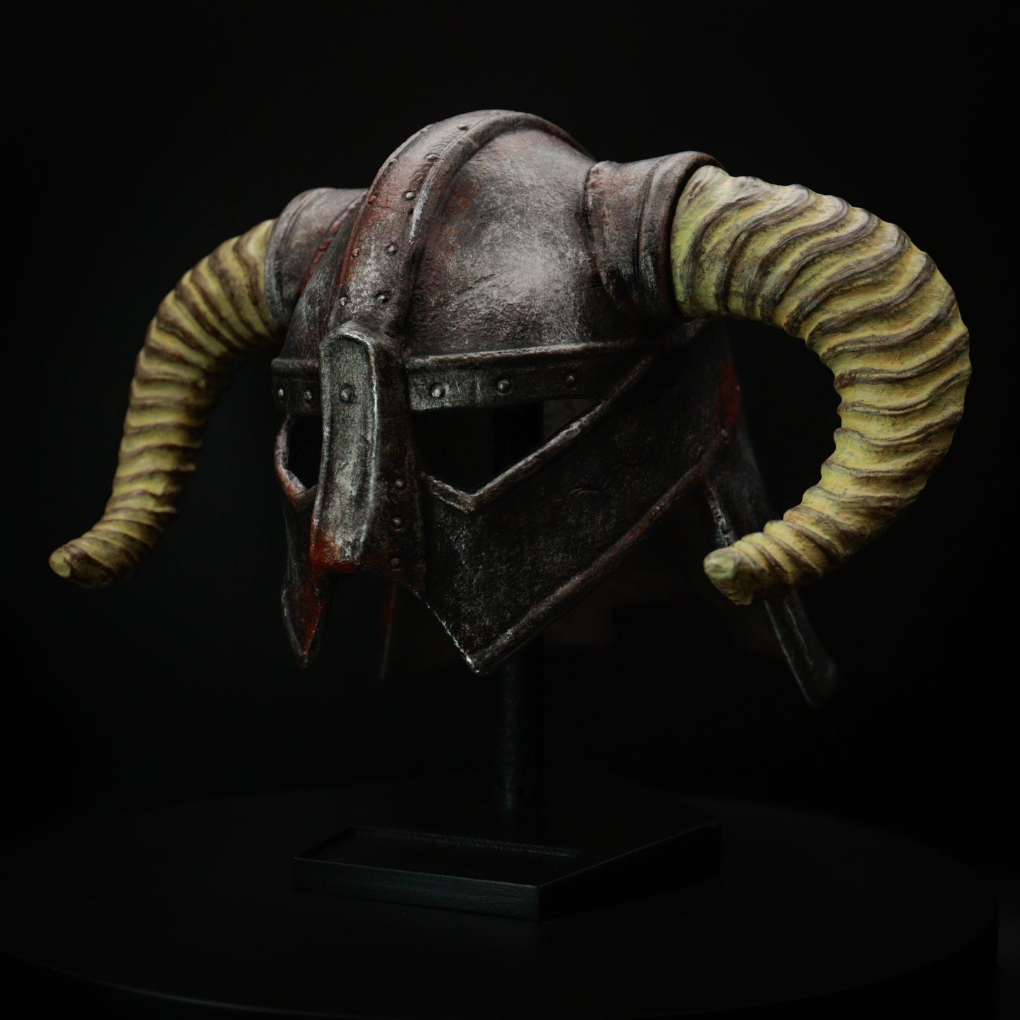 The Elder Scrolls: Skyrim Dragonborn Helmet Replica