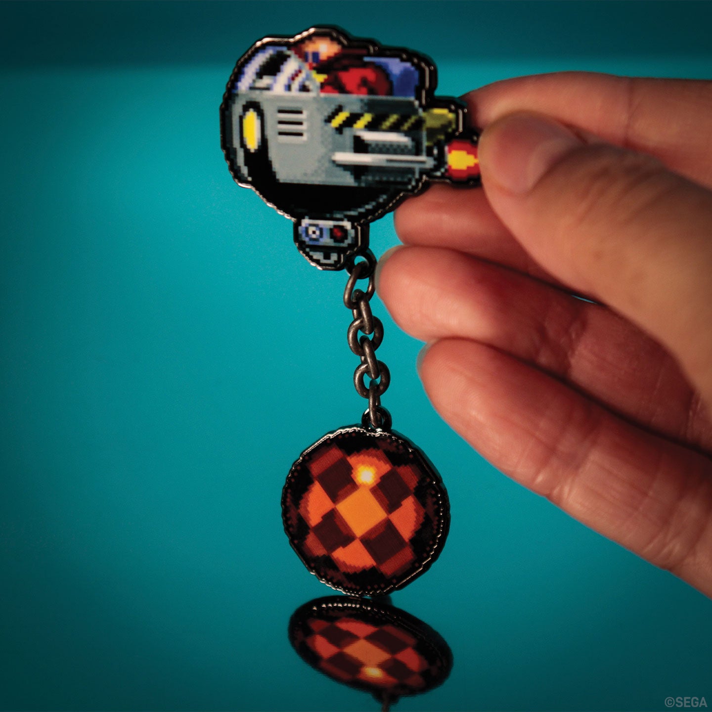 Sonic The Hedgehog – Dr. Eggman Egg Mobile Chained Pin Badge